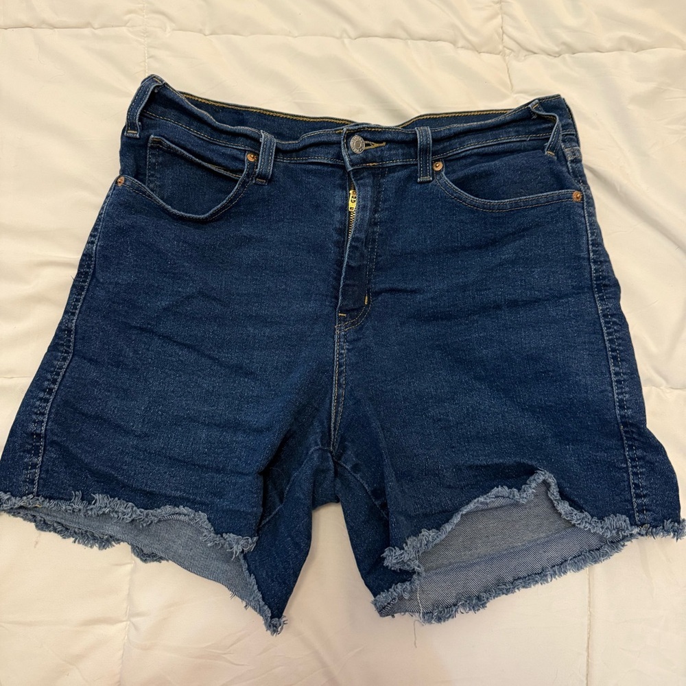 Signature by Levi Strauss Dark Blue high rise Jean Shorts size 14